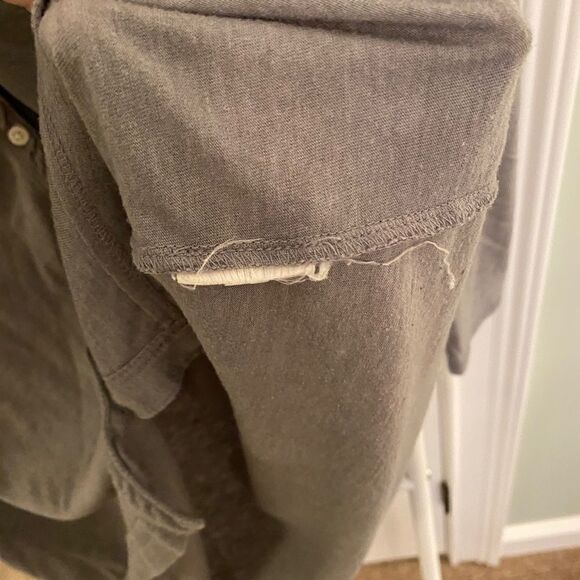 Abercrombie and Fitch Gray collared button down - Picture 9 of 16